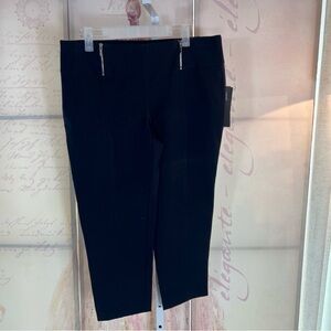 NWT Alfani Size 10 Women's Navy Front Zip design Capri Pants
